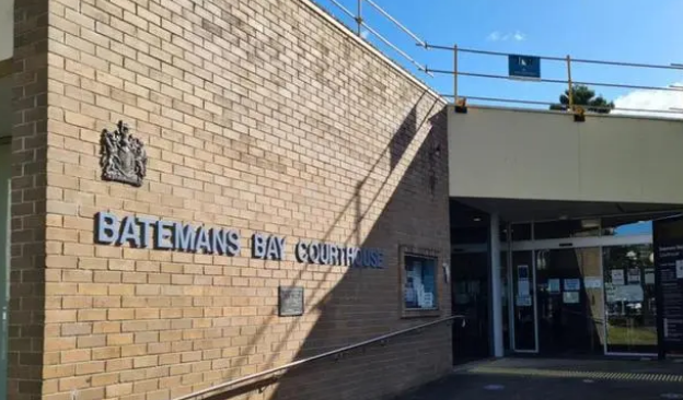 新州男子涉酒駕撞車，被抓時試圖掐死警察！數人合力才將其逮捕