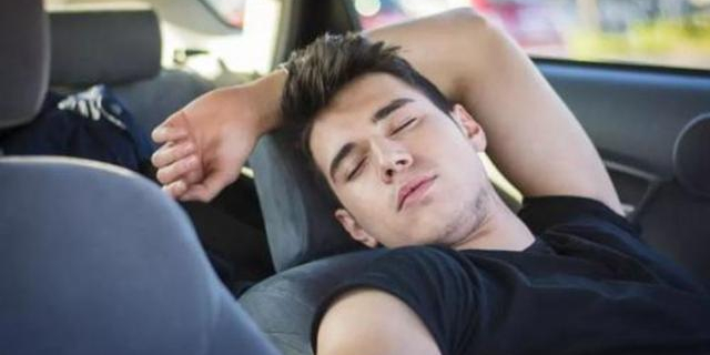 酒後在車上睡覺算不算酒駕？