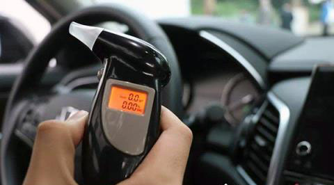 喝酒後多久可以開車,6瓶啤酒隔夜能開車麼