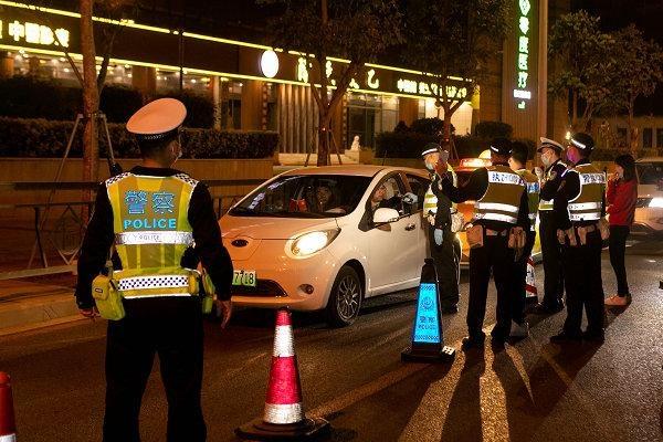 廣州交警查酒駕護春運，哪家酒精測試儀價格最好