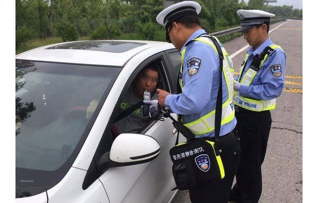 酒後睡了7個小時還算酒駕嗎，記住了這些，再開車也不算酒駕