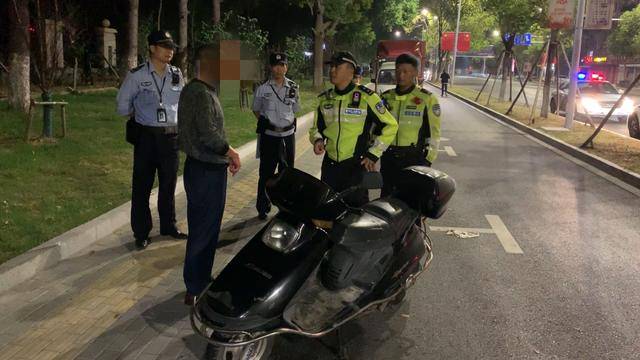 酒駕男子找不到家報警求助 交警：先接受處罰再送你回家